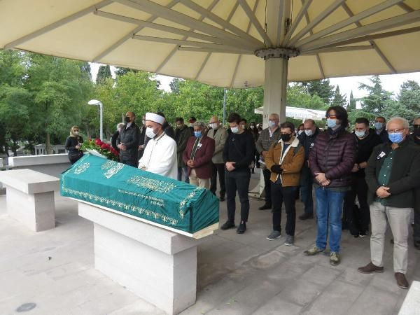 Ahmet Uz'un cenazesinde büyük ayıp! Sadece bir ünlü oyuncu törene katıldı - Resim: 2