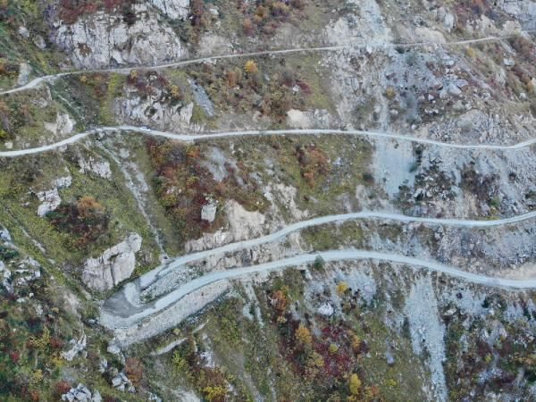 'Dünyanın en tehlikeli yolu’ Bayburt'ta! Bu yoldan geçmek cesaret istiyor - Resim: 2