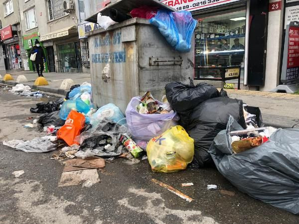 Kadıköy'ü çöp götürüyor! Belediye işçileri greve gitti sokak ve caddeler çöp dağları doldu - Resim: 3