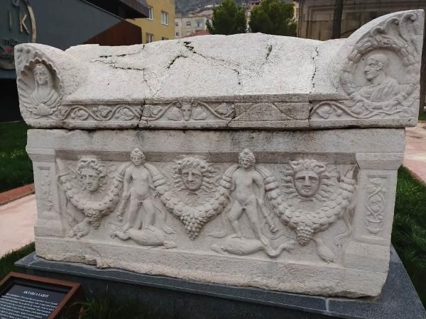 İçi açılınca inanamadılar! Amasya'da mezardan çıkan beddua görenleri şok etti - Resim: 2