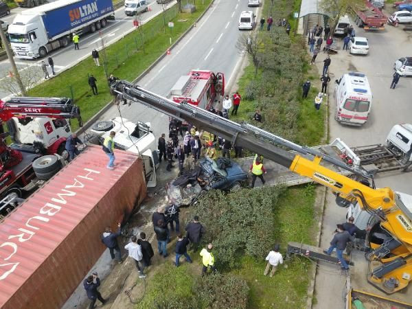 Bursa'da TIR'ın üzerine devrildiği otomobil yandı! 1 kişi öldü 2 yaralı var - Resim: 4