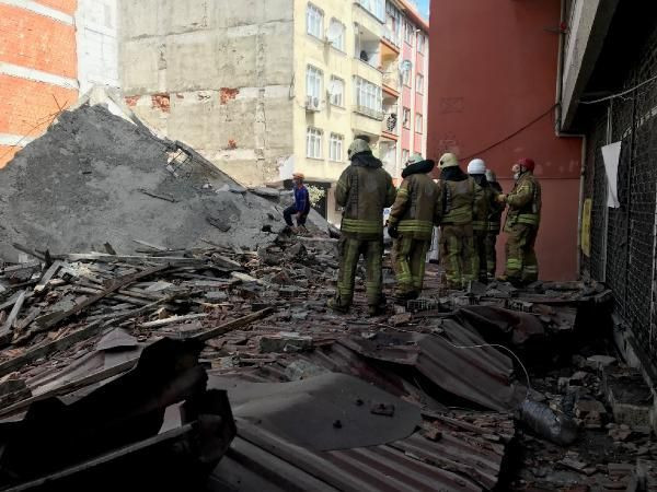 Zeytinburnu'nda 5 katlı bir bina çöktü! Araçlar enkaz altında kaldı - Resim: 3