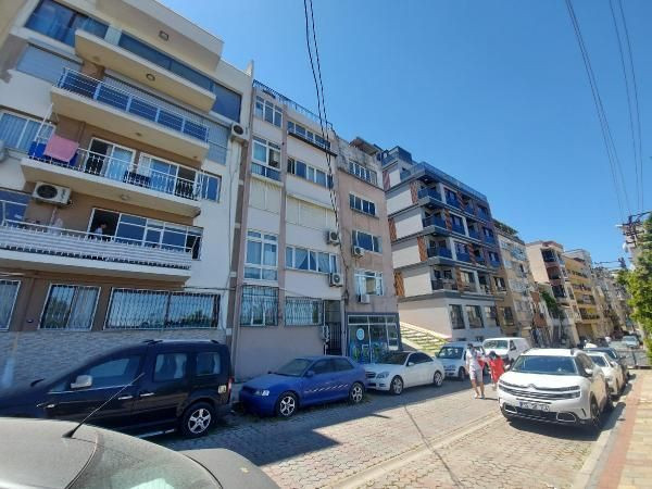 İzmir'de evinin terasından düşen sevgilisi için 'ayağı kaydı' demişti! Görgü tanığı ifadeleri çelişti - Resim: 1