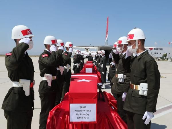 Kahreden veda! Şehitler gözyaşlarıyla uğurlandı - Resim: 1