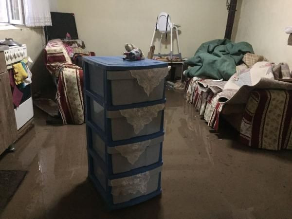 Ardahan'da yağmur sele neden oldu! Evler suyla doldu oturulamaz hale geldi - Resim: 2