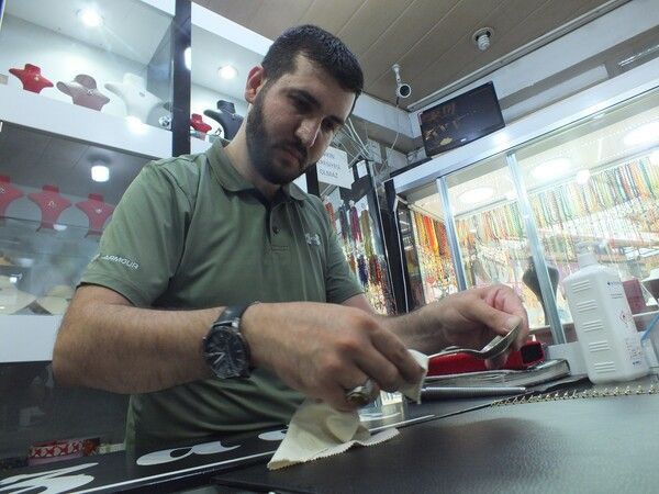 Elazığ'de bu kaşık olmadan hiçbir yere gitmiyor! 160 yıllık kaşığı görenler şaştı kaldı - Resim: 4