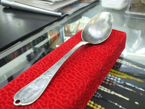 Elazığ'de bu kaşık olmadan hiçbir yere gitmiyor! 160 yıllık kaşığı görenler şaştı kaldı - Resim: 1