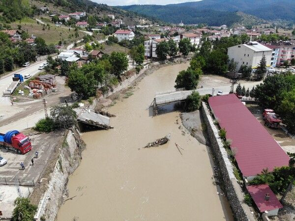 Kastamonu'da kahvaltı hazırlarken hayatının şokunu yaşadı: İlk defa böyle bir şey başımıza geldi - Resim: 2