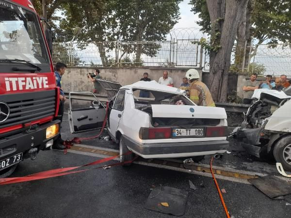 Bakırköy'de kaza sonrası cadde savaş alanına döndü! 4 yaralı var - Resim: 3