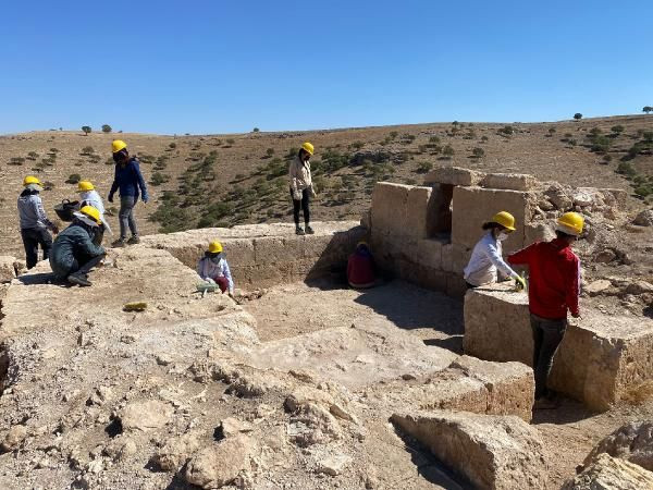 Diyarbakır'da kazılarda gizemli ABD rozeti çıktı! Üzerindeki yazı şaşırttı: Sırrı çözülemedi - Resim: 1