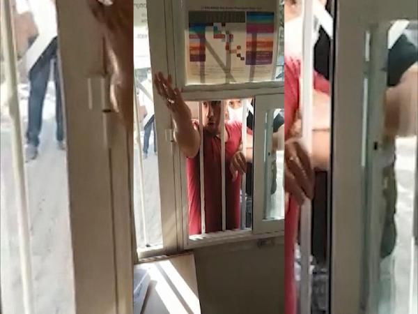 Şanlıurfa'da yaşandı! Aile hekimiyle tartışıp merkezin kapı ve pencerelerini yumrukladılar - Resim: 2
