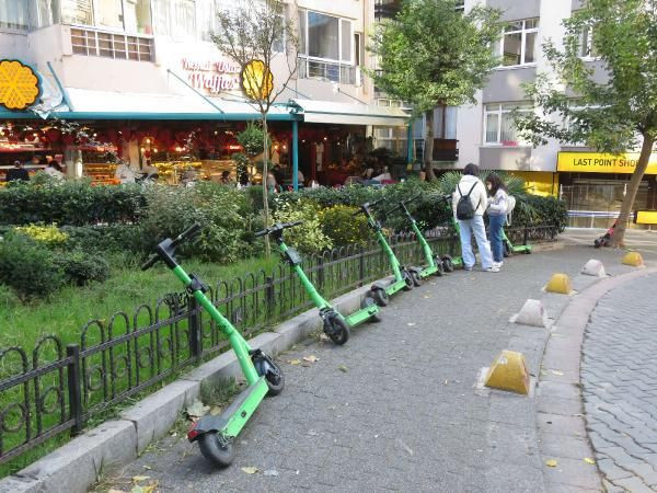İstanbul'da kaldırımlarda Scooter'dan sonra moped işgali! Şikayet yağıyor - Resim: 4