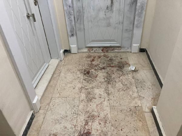 İstanbul'da korkunç olay! Sesi duyan koştu kan izlerini gören şok oldu: Daireye girince... - Resim: 2