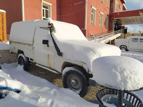Beyaz esaret yolları kapattı! Halk zor anlar yaşadı: İşte Türkiye'den kış manzaraları... - Resim: 1