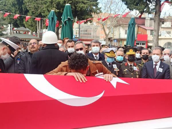 Şehit Sözleşmeli Er Ertuğrul Ulupınar son yolculuğuna uğurlandı! Törende gözyaşları sel oldu - Resim: 3