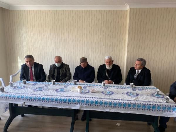 Ahmet Davutoğlu'ndan Ahmet Çalık'ın ailesine taziye ziyareti - Resim: 3