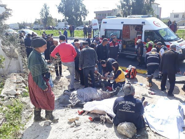 Son dakika Mersin Silifke'de işçileri taşıyan araç kaza yaptı! Çok sayıda ölü var - Resim: 0
