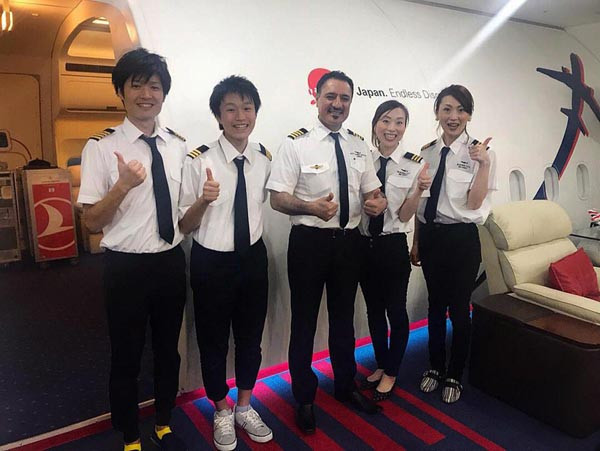 İneğini sattı  Japonya'da havayolu şirketi kurdu - Resim: 3