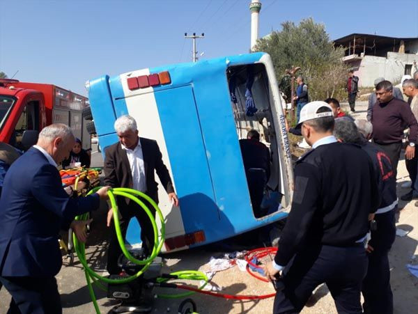 Mersin Silifke'de işçileri taşıyan araç kaza yaptı işte ilk görüntüler - Resim: 2