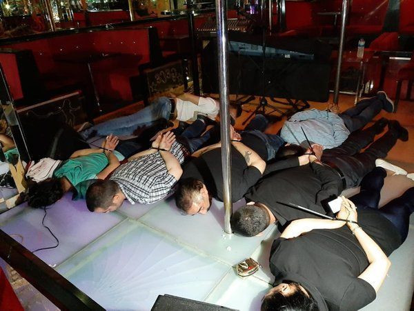 Avcı Kızlar Çetesi! Pavyona götürüp tehditle yüksek hesap ödettiler - Resim: 3