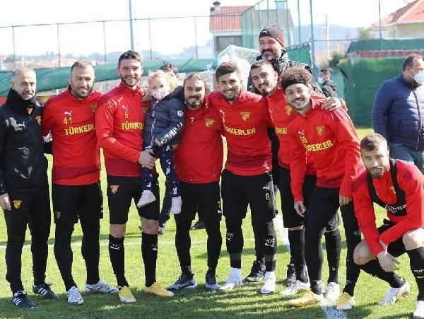 İzmir depreminin sembolü Ayda, Göztepe antrenmanında - Resim: 3