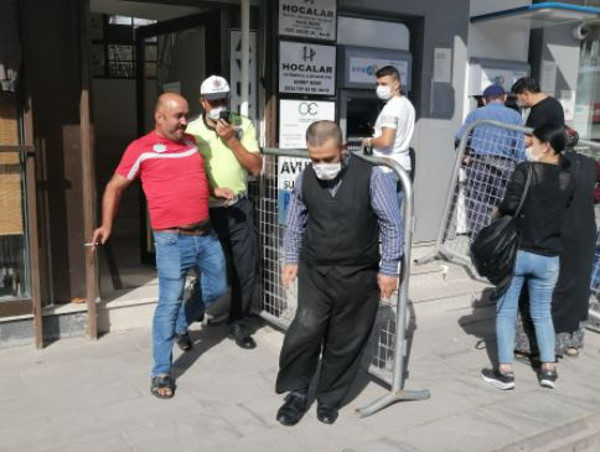 Bursa'da ilginç olay! 'Sen niye çıkacaksın' dedi tekmeyi vurdu - Resim: 0