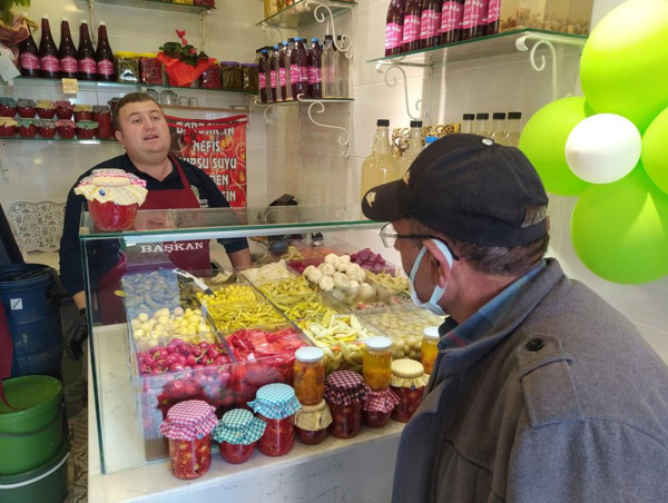 Bursa'da 'yerli covid-19 aşısı' diye satıyor! Kilosu 25 TL: Faydaları saymakla bitmiyor - Resim: 1