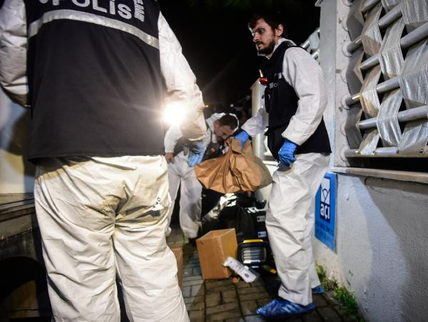 Suudi Konsolosluğu'ndan böyle çıktılar! O kırmızı lekeler ne? - Resim: 4