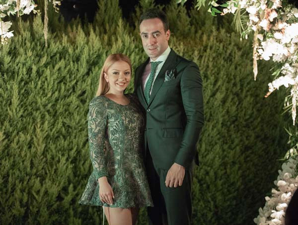 Ece Seçkin nişanlandı güller bakın hangi ülkeden özel olarak geldi - Resim: 4