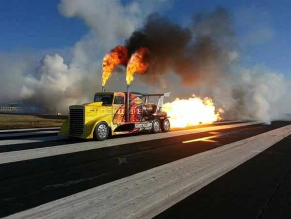 Dünya'nın en hızlı kamyonu Shockwave! - Resim: 1