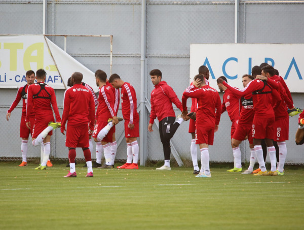 Rıza Çalımbay'dan Galatasaray’a gözdağı! Sahaya dökeceğiz - Resim: 1