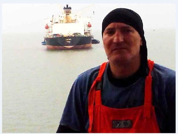 Kaçırılan Türk gemicinin eşi: Bizi babasız bırakmayın - Resim: 0