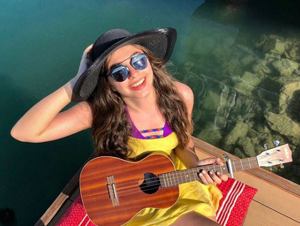 Kendisine gelen taciz mesajlarından bomba gibi şarkı yaptı Yağmur Üçkardeş kimdir - Resim: 1