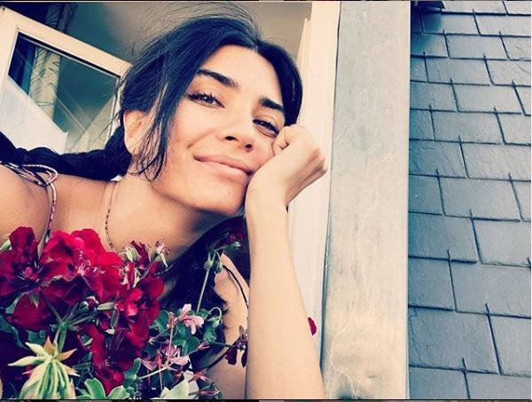 Tuba Büyüküstün parasını bakın nereye yatırıyor! Ünlülerin dudak uçuklatan mal varlıkları - Resim: 1