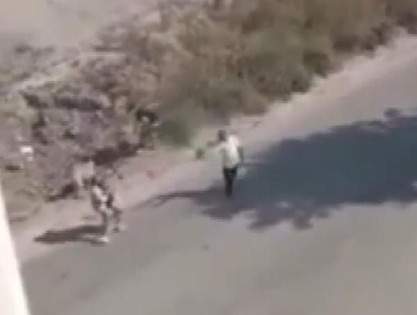 Eski kız arkadaşının boğazına bıçak dayayıp kaçırmak istedi! O anlar kamerada - Resim: 3