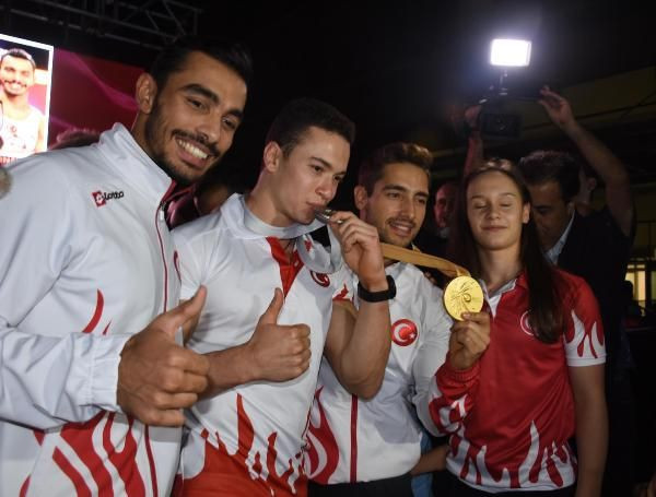 Olimpiyat gururlarına muhteşem karşılama - Resim: 4