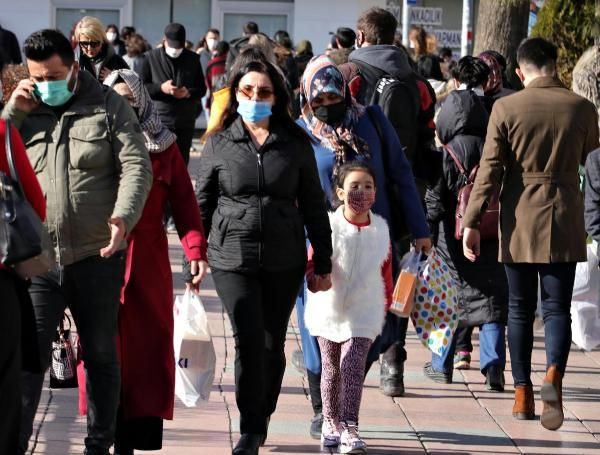 Mutasyonlu virüs görülen Eskişehir'de korkutan kalabalık - Resim: 4