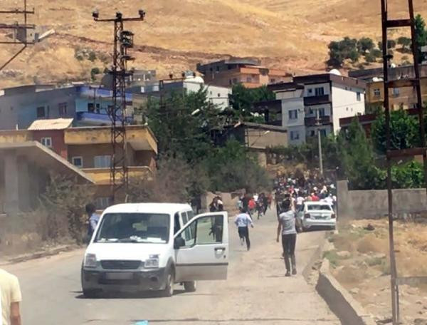 Silopi’de şok saldırı! Ekipler mahalleye girmek isteyince... - Resim: 2