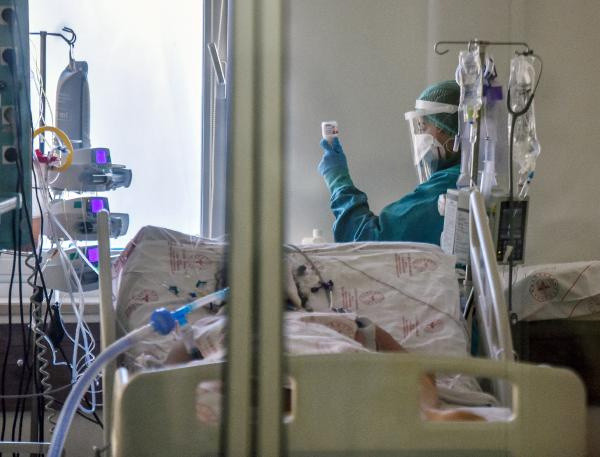 Antalya'da hastanın son isteğini yerine getirdi! Koronaya yakalandı - Resim: 1