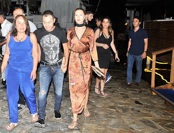 Serdar Ortaç perişan halde! Pantolonunu bile kapatmadan... - Resim: 3