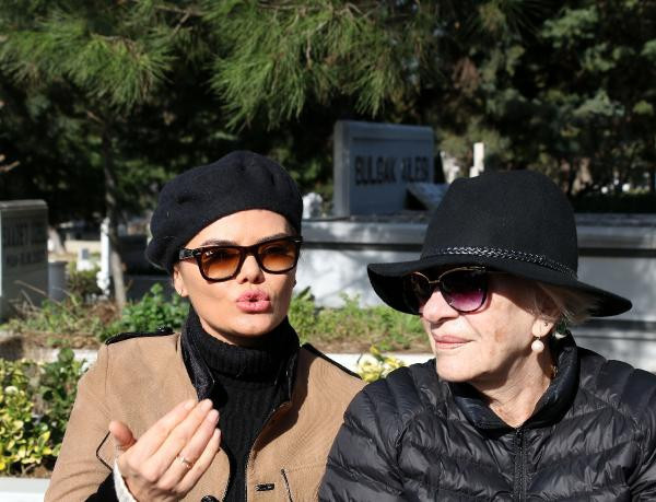 Defne Joy Foster'ın annesi isyan etti: Ona çektirenler 5 beterini çeksin - Resim: 3