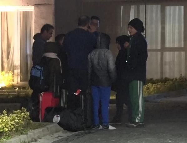 Rezidans dairesinde yangın: 150 kişi tedbir amaçlı tahliye edildi - Resim: 1