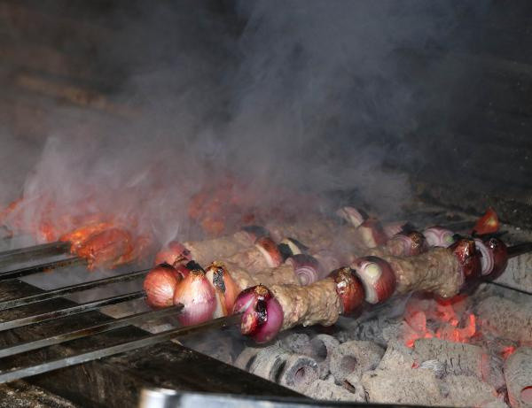 Gaziantep mutfağının vazgeçilmezi kış hastalıklarının ilacı soğan kebabı - Resim: 4