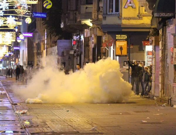 Yere çöküp dua etti - Resim: 3