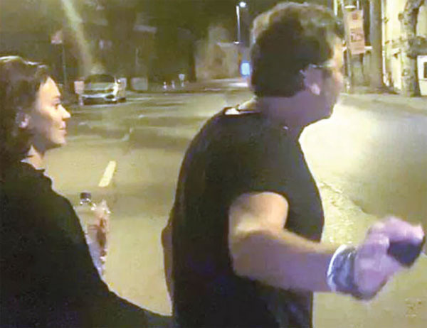 Eski eşinin sevgilisi tarafından darp edilmişti! İzzet Antebi soruları yanıtlamak istemeyince muhabirlerin üstüne yürüdü! - Resim: 1