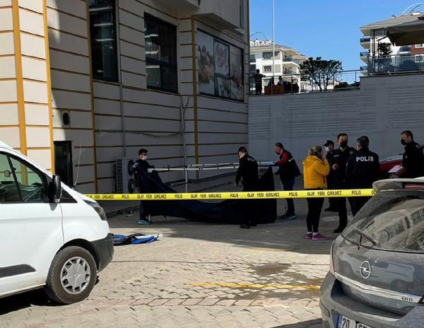 Denizli'de 15 yaşındaki genç kız intihar etti! 10. kattan atladı - Resim: 0