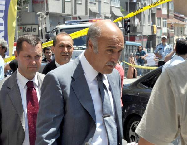 İstanbul'da polise saldırı: 1 şehit - Resim: 4