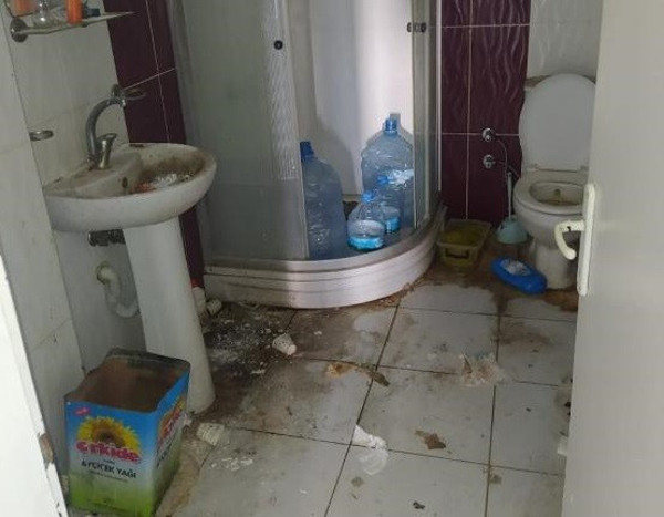 Çıkmak için 300 TL istedi! İzmir'de kiraya verdiği eve girince hayatının şokunu yaşadı - Resim: 1