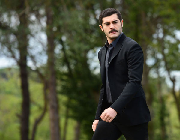 Nilperi Şahinkaya affetmeyince mahkemelik olmuşlardı! Burak Deniz küfürler yağdırdığı oyuncudan özür diledi - Resim: 3