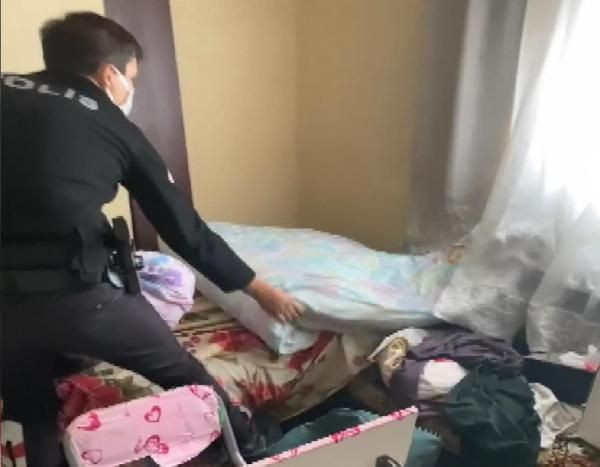 Polisler fark etti! Esenyurt'ta eve giren hırsız battaniyenin altında yakalandı - Resim: 2